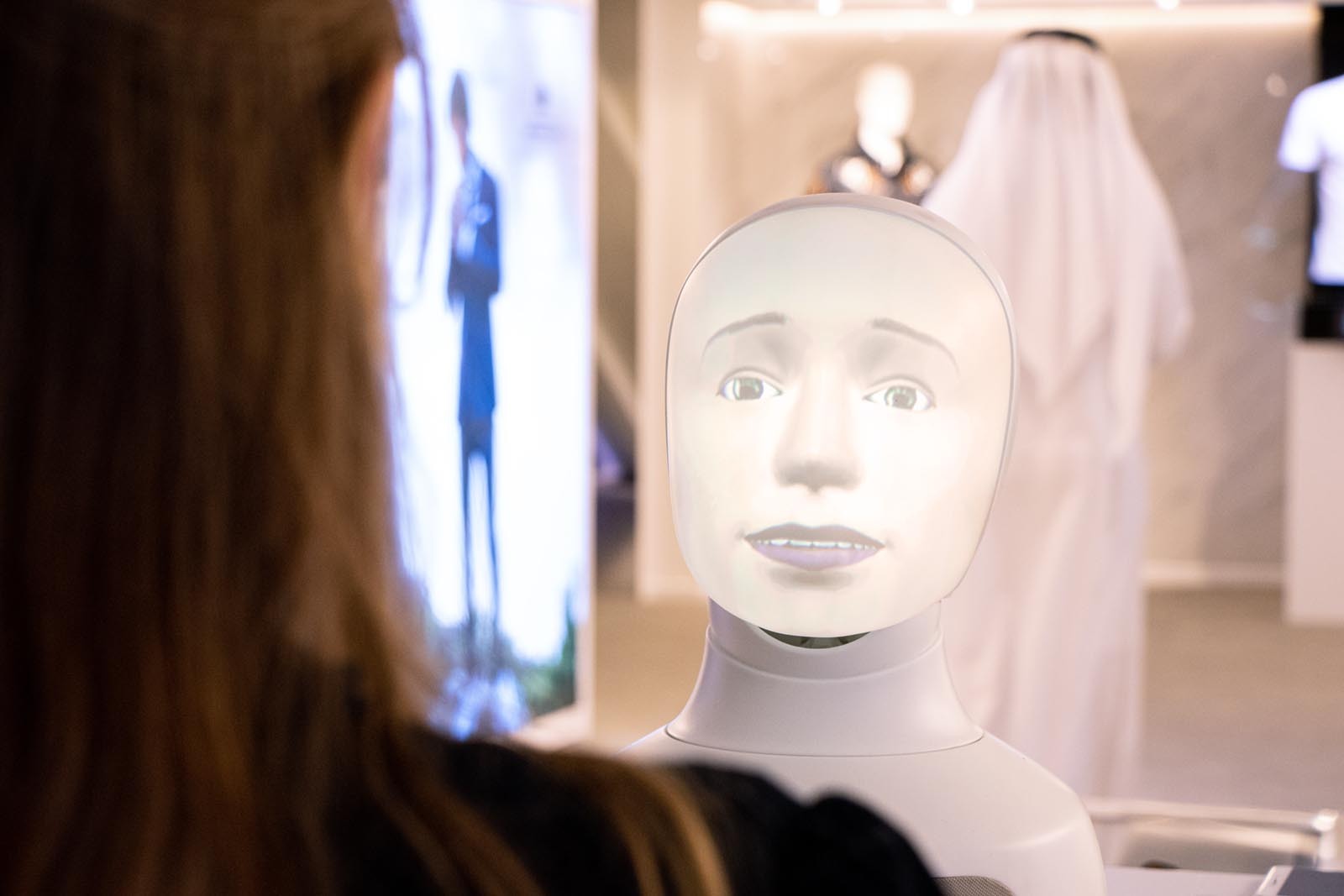 The future of retail: 5 ways social robots can enhance customer experiences
